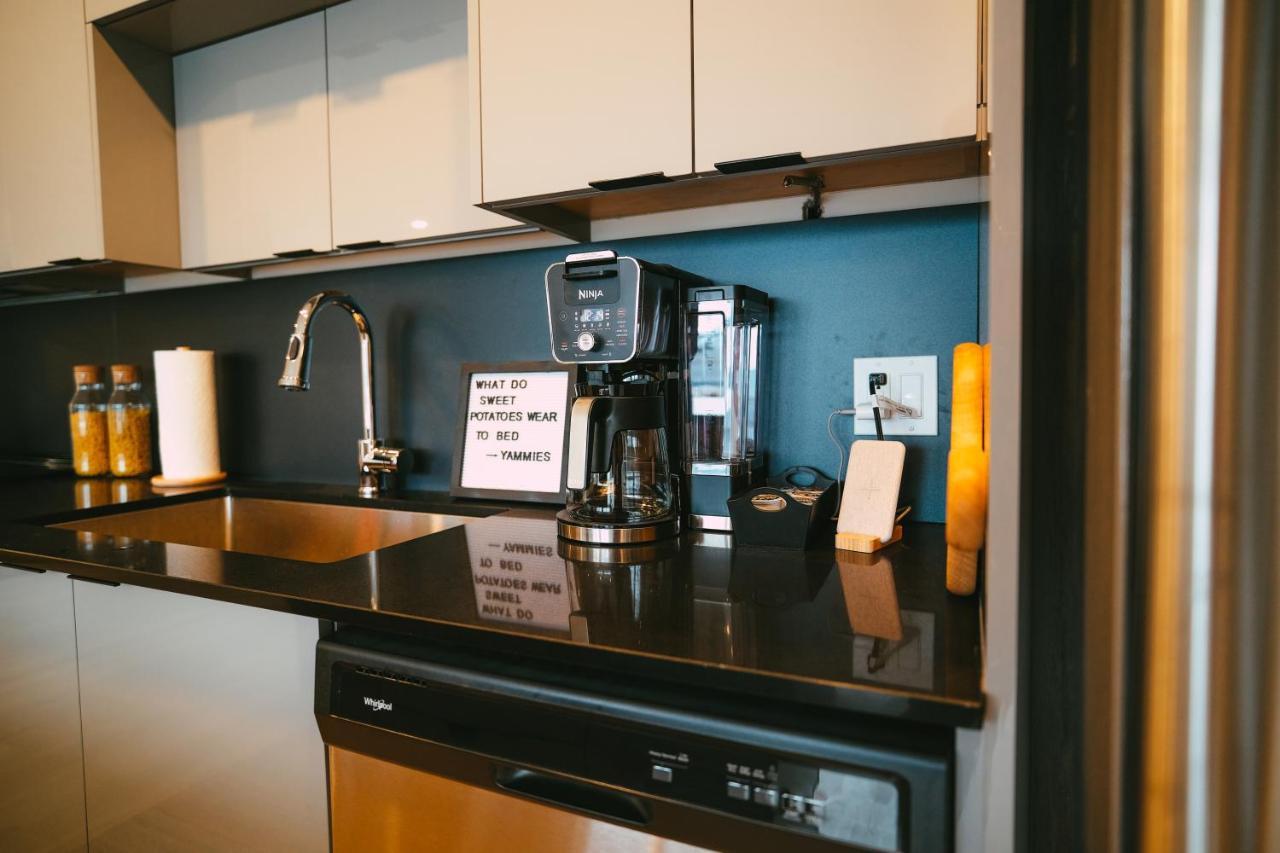 Chic Cozy Retreat - 2br - Stunning North End Views *