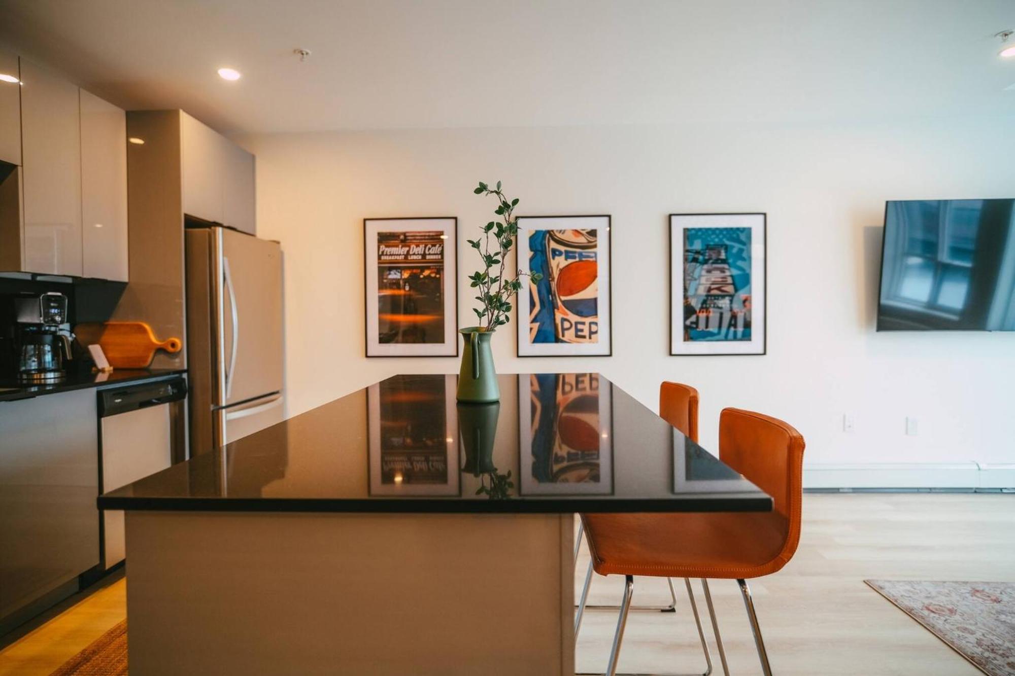 Apartment Chic Cozy Retreat - 2br - Stunning North End Views *